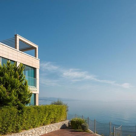 Villa Arentz Residence - Front Sea Apartments Opatija Bagian luar foto