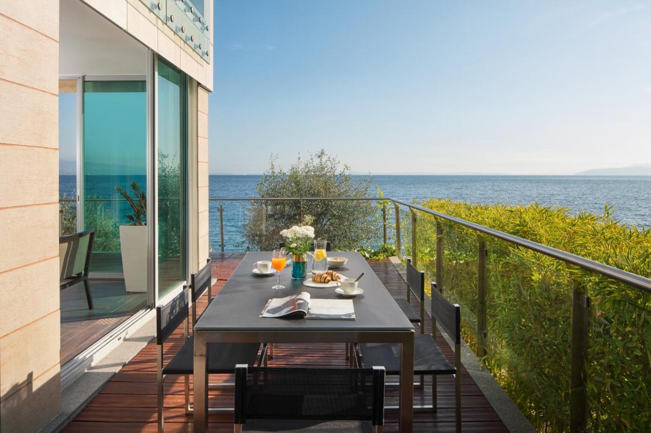 Villa Arentz Residence - Front Sea Apartments Opatija Bagian luar foto